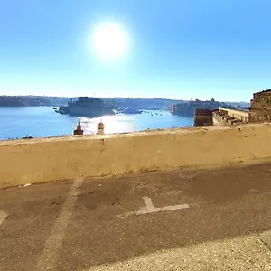 https://port-531-savynomad-harbour-residences-valletta-wow-views.hotelssaintjulians.com